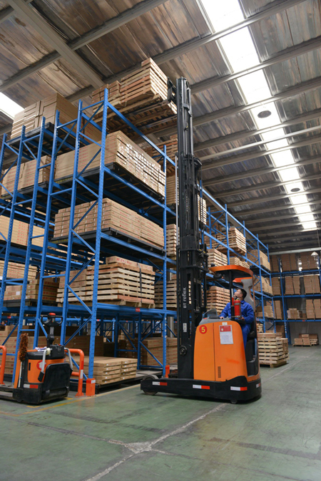 豐田叉車十年相伴，明珠家具高效物流背后的信賴與成長(zhǎng)